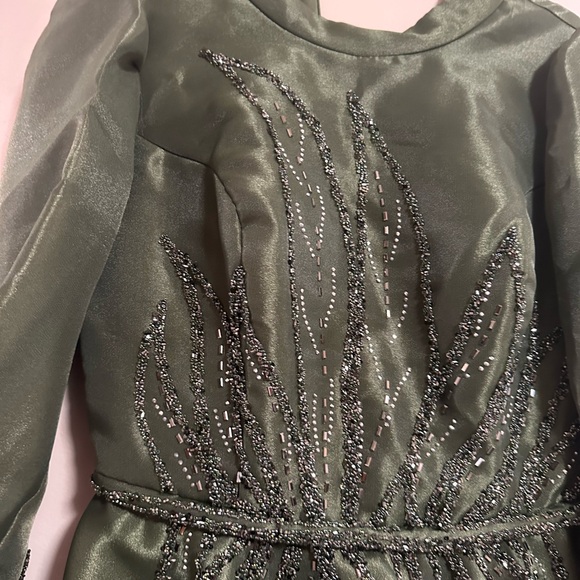 big beads designs and like an dark kind of army green - Picture 5 of 5